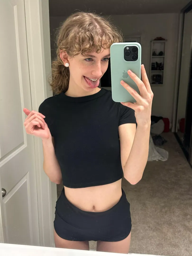 addicted 2 baby tees <3