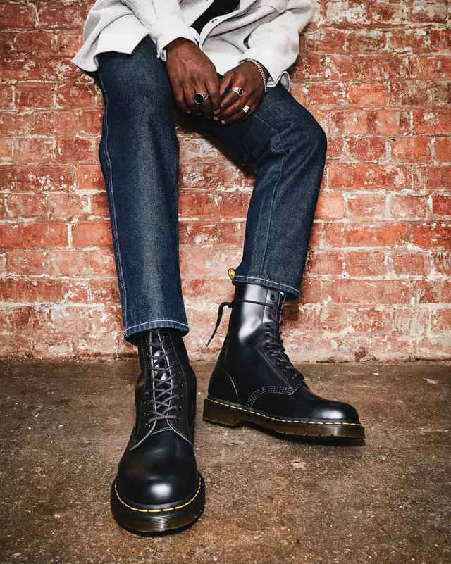 Affordable yet good quality all black combat boots, I'd prefer if they looked like doc martens design (albiet without any of the doc marten stuff).