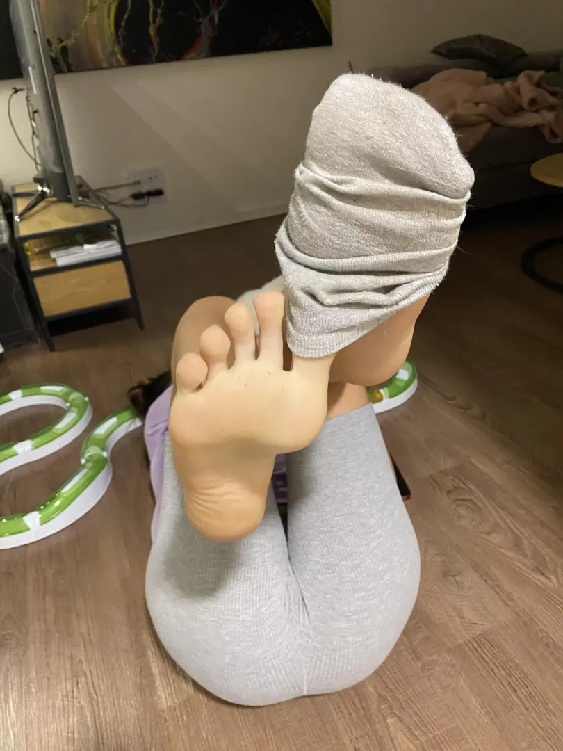 After a long day in work i took off those socks.. the smell .. was delicious