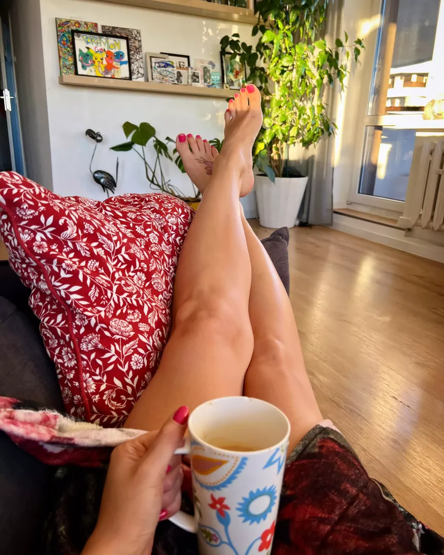 Afternoon with coffee 🖤