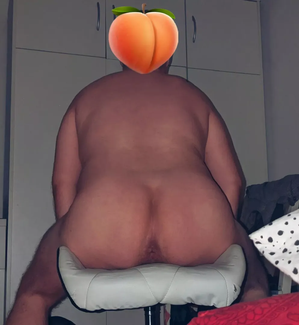 Age [25] chubby 