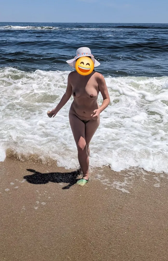 Ah to be all smiles at the beach again 🥰