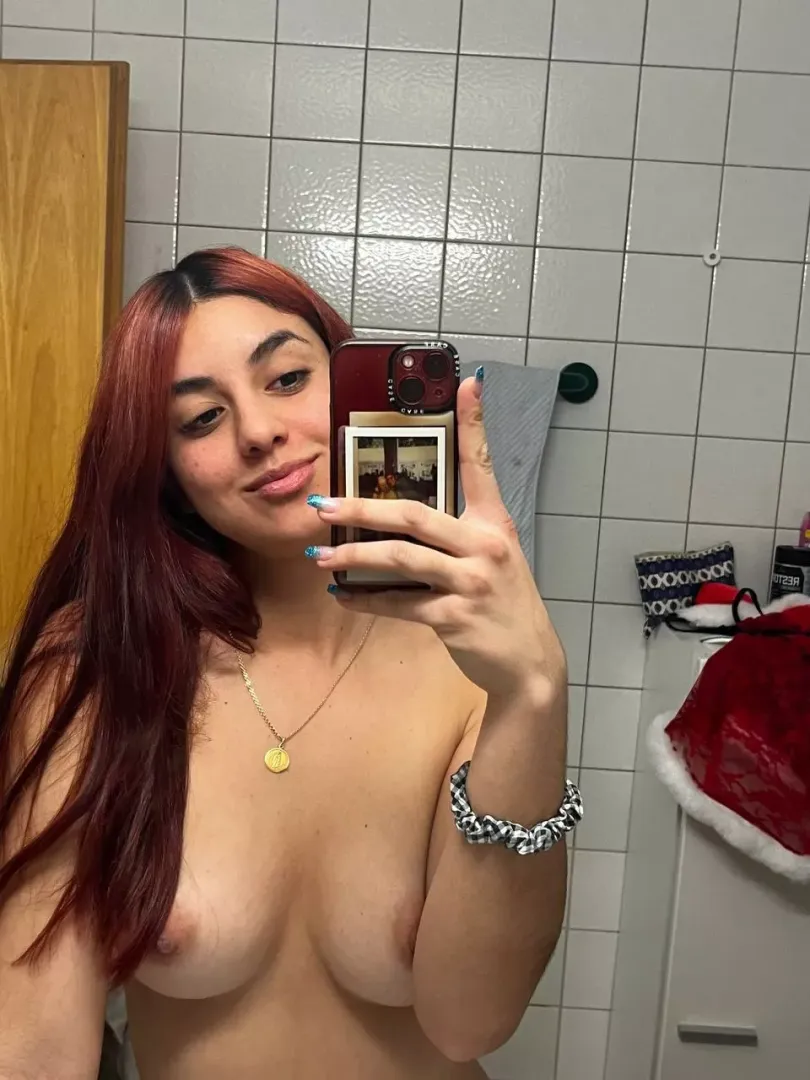 ain't no shame in falling for a young redhead latina ;)