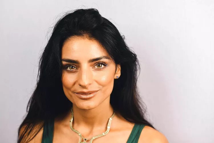 Aislinn Derbez