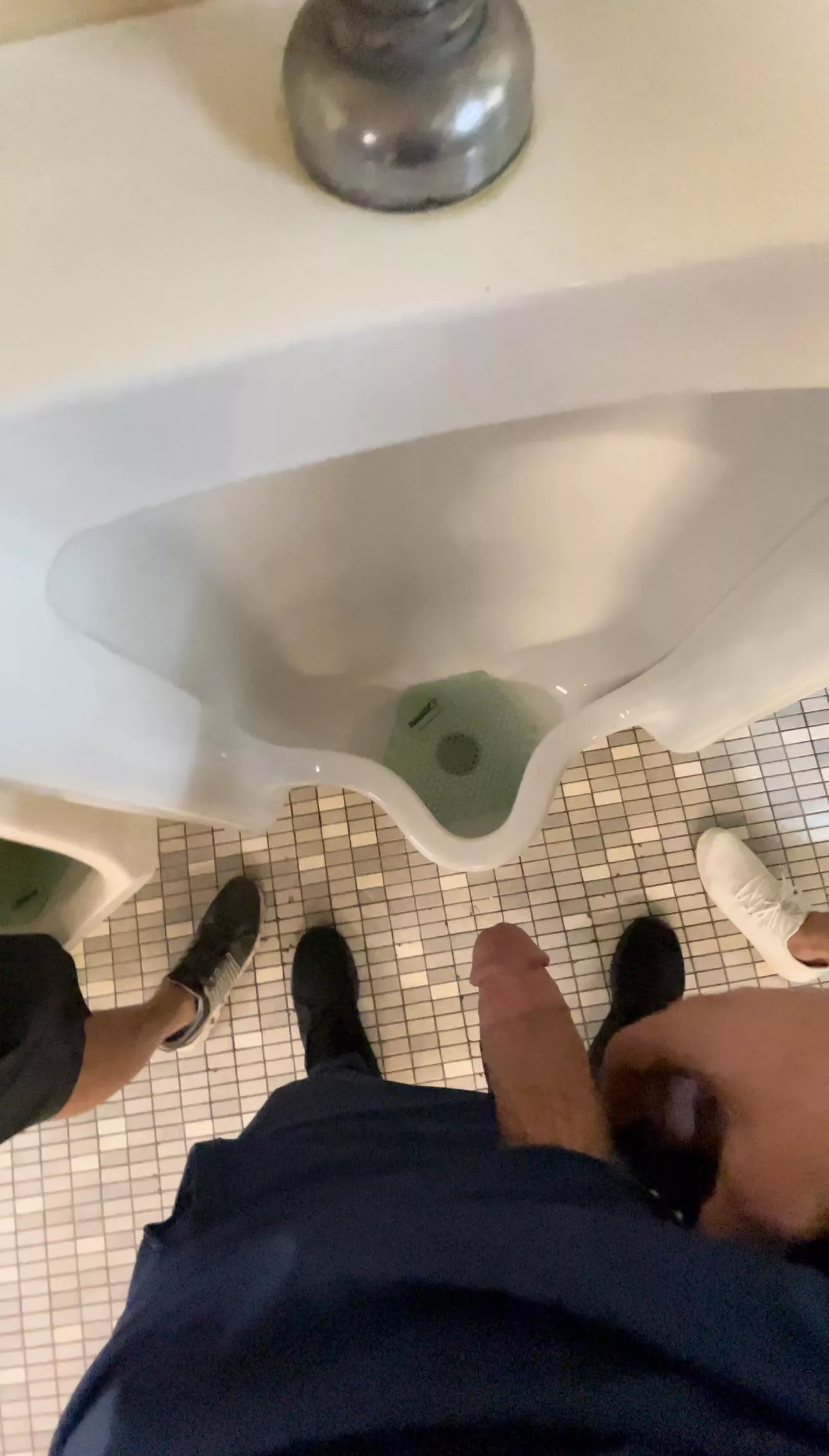 All 3 of us couldn’t keep our eyes off each others 🍆