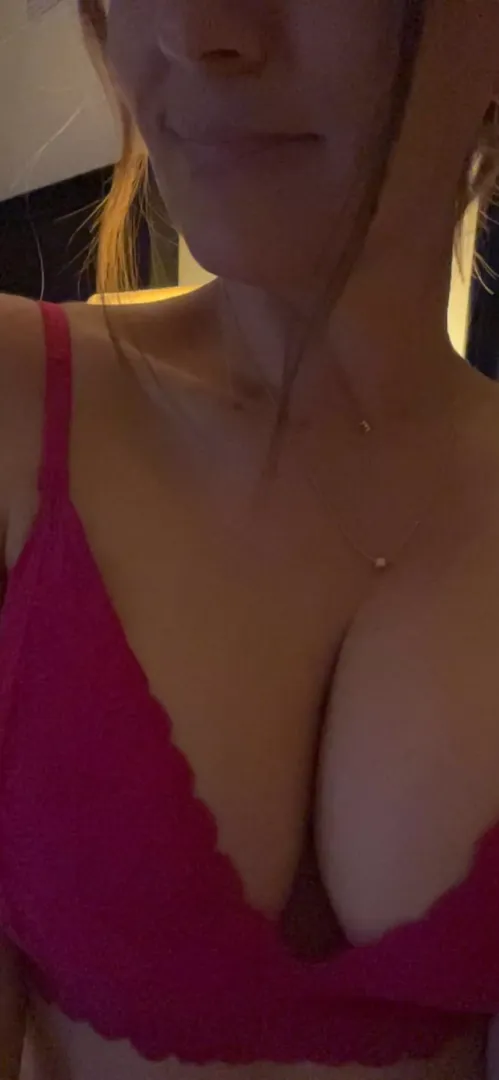 All alone in a hotel room and ready to play, are you available?