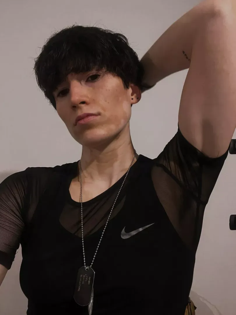 All black 🖤
