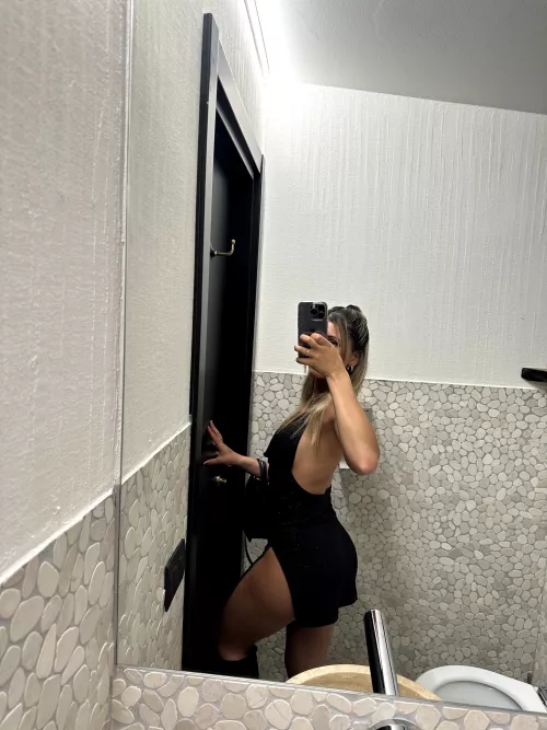 All black feeling beautiful 🖤