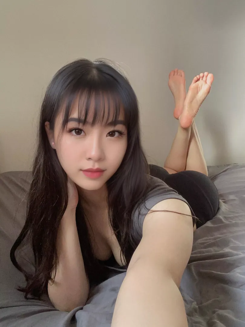 All I have to do is show my feet, and it's enough to make your head spin. 🤭💕