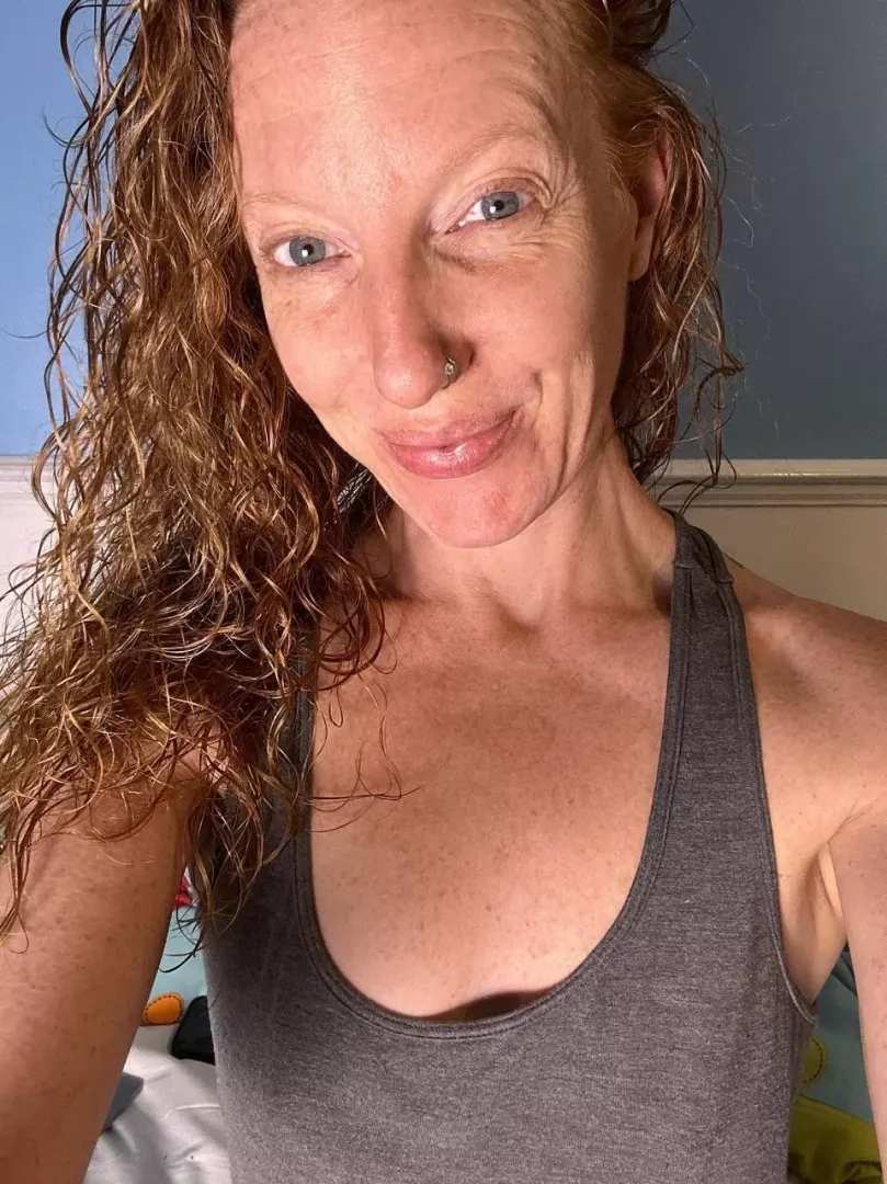 All natural redhead with freckles and curly hair [IRTR]