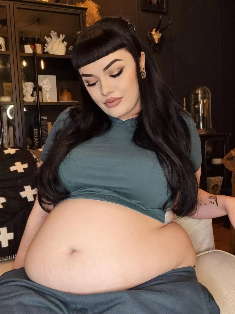 “All those donuts seem to be going straight to my belly and hips these days. Guess I need to eat even more 😊 💕”