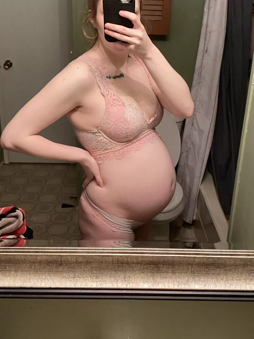 Almost 33 weeks… can’t wait to get pregnant once this one’s over 😈