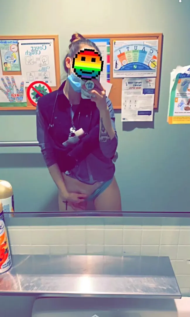 Also want to get fucked while I’m at work 😩🏥