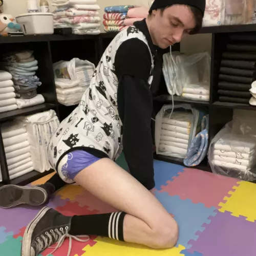 Alternative Twink Diapered