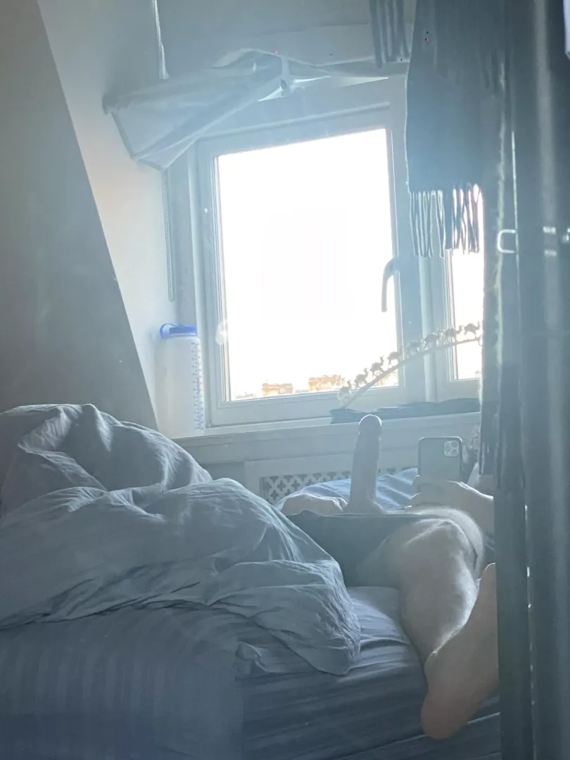 always hard when I wake up .. 🤦‍♂️