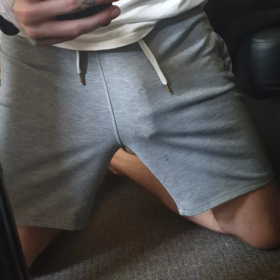 Always visible in my grey shorts ;)