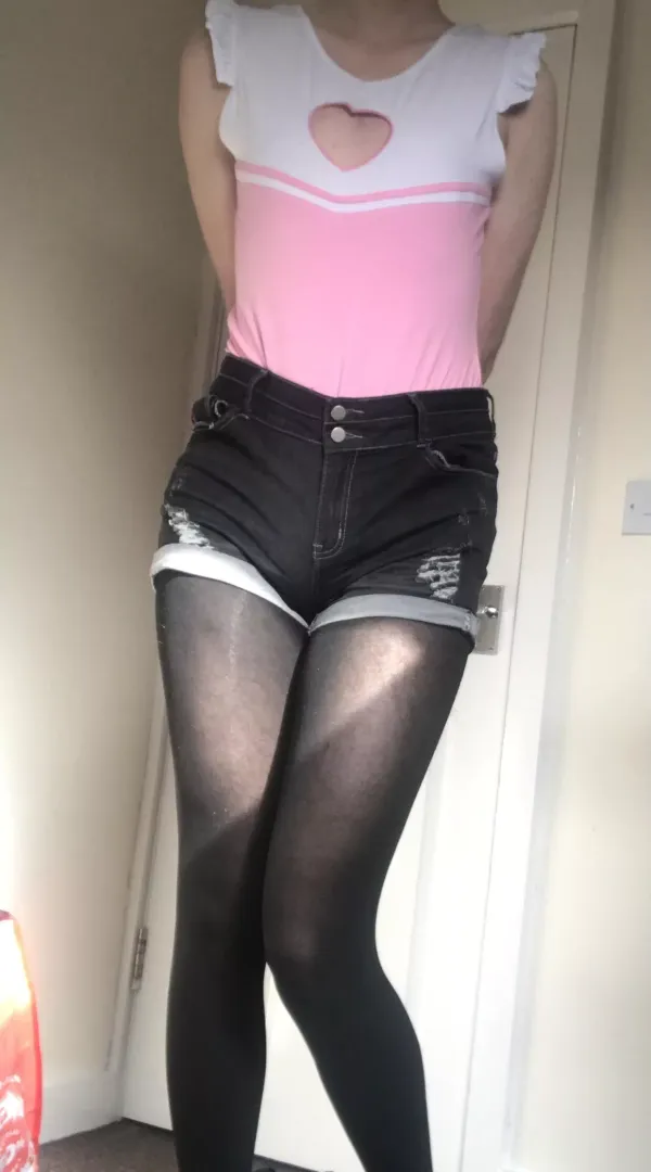 Am I a cute femboy? 🥺