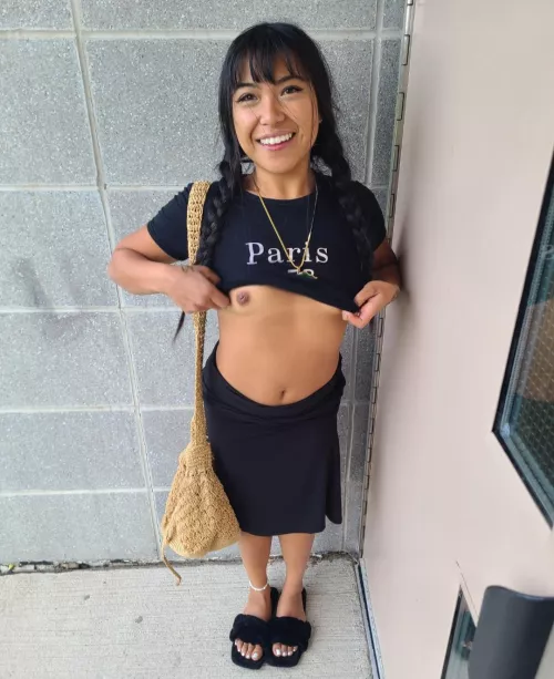 am i a cute outdoor whore ?