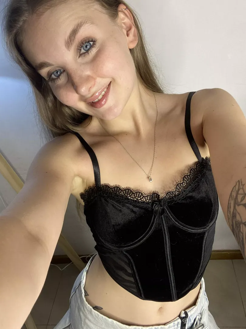 Am I attractive to be your friend? f19