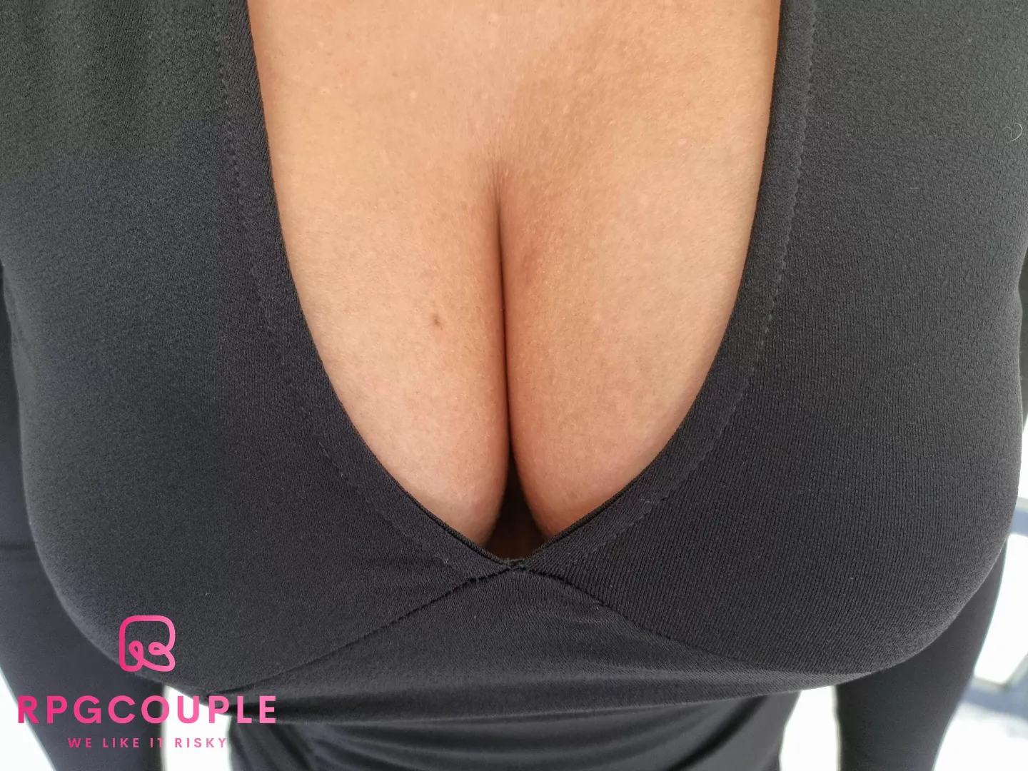 Am I busty enough for this sub ?