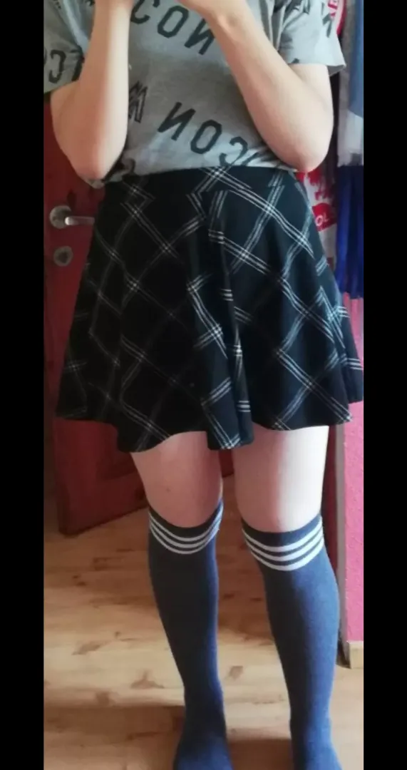 Am I cute? >_<