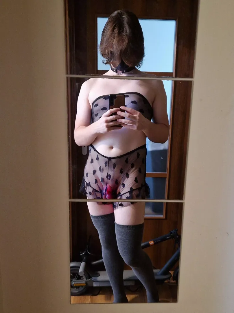 Am I cute enough to catch your attention without showing my ass lol? 👉🏻👈🏻