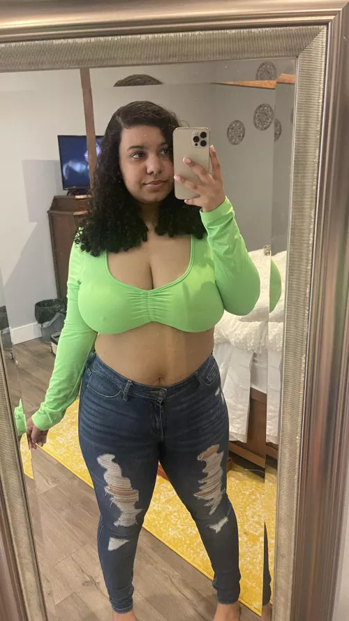 Am I girlfriend material 😅