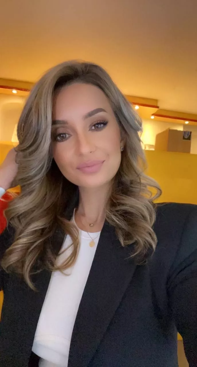 am i hot enough to catch your attention?