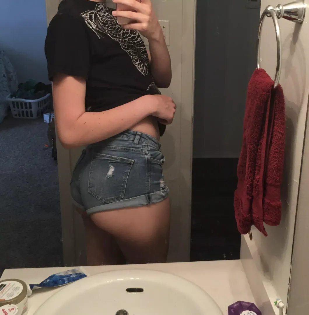 Am i looking girly?