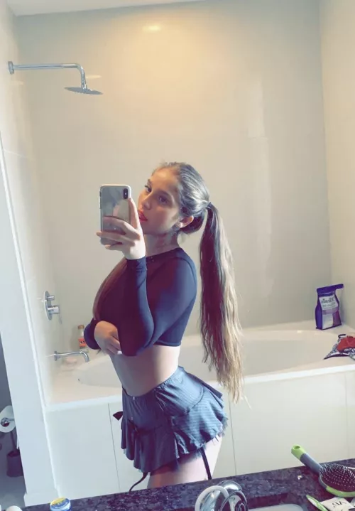 Am I thick enough to be your sugar baby? 18 year old here