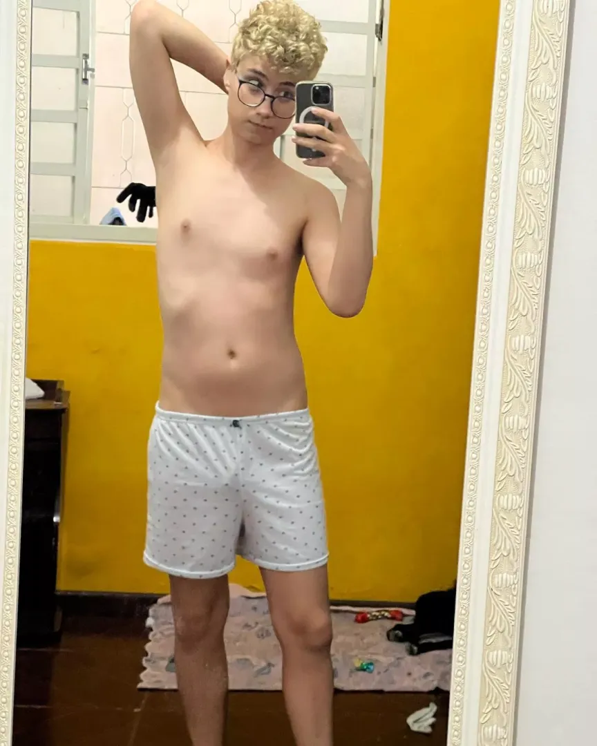 Am i too pale? [20]