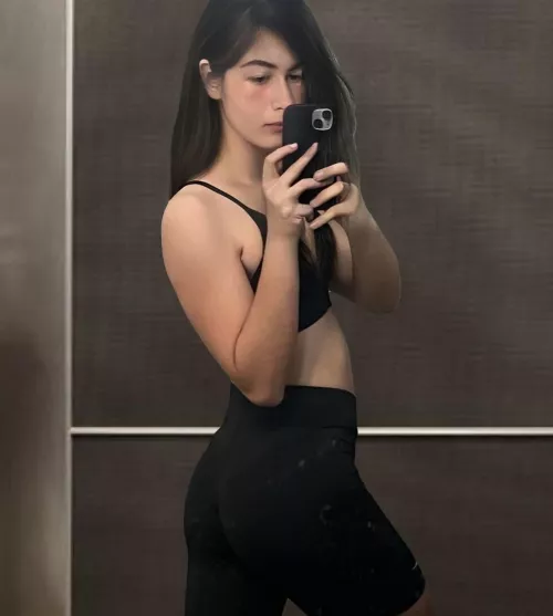 am i your dream girl…?