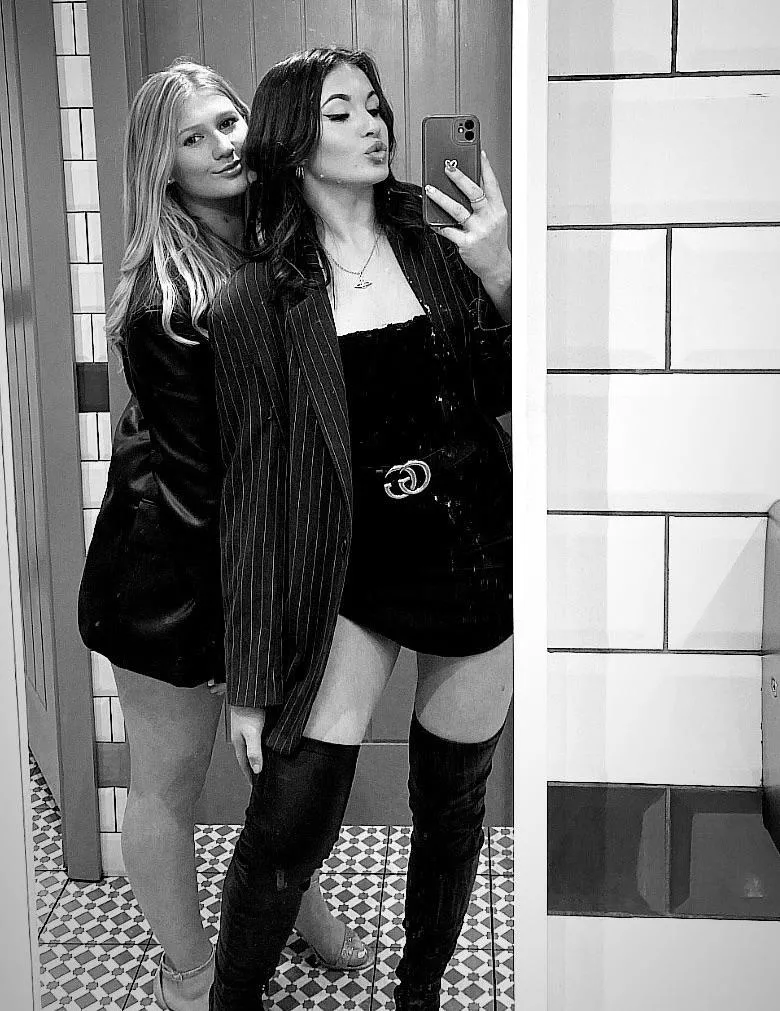 Amy or Mia?