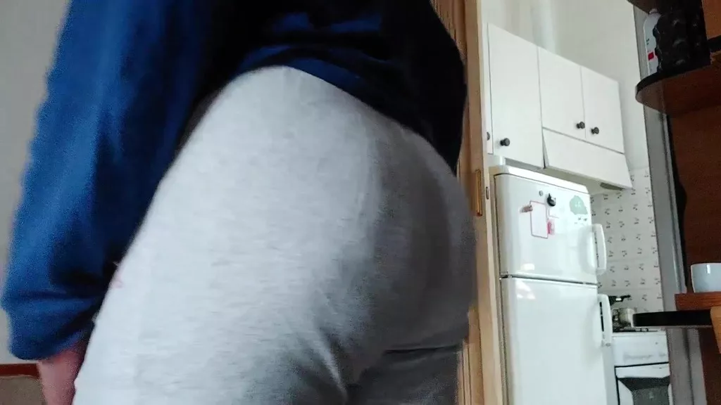 An afternoon of hot farts collected for you