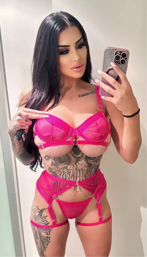 Angelique in pink
