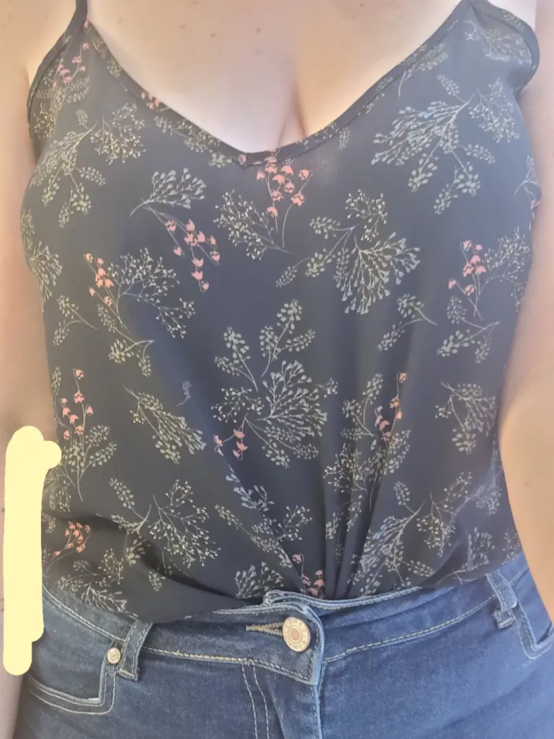 another day braless 