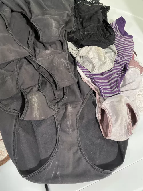 Another fun laundry hull! Rare Lacey pair sighting this week.