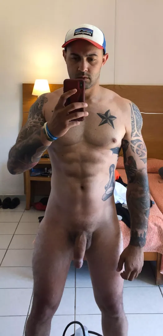 Any British Gilfs or Milfs happen to need a firefighter to help them with …. ANYTHING?! 🔥😇
