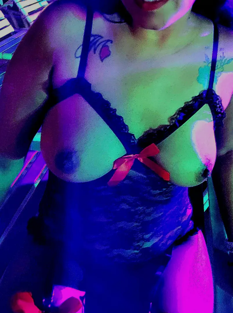 Any fem or bi curious boys interested in cummin on them