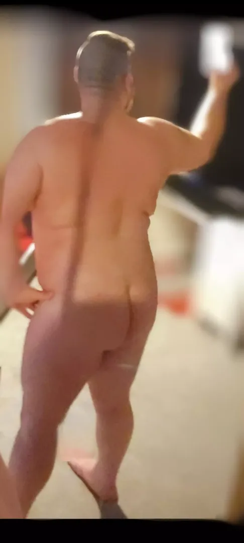 any ladies here like butts?