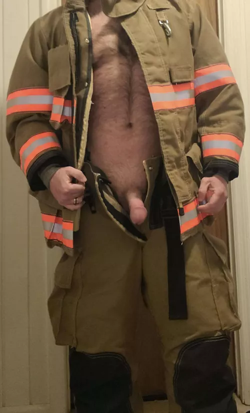 Any ladies wanna keep me company on duty?