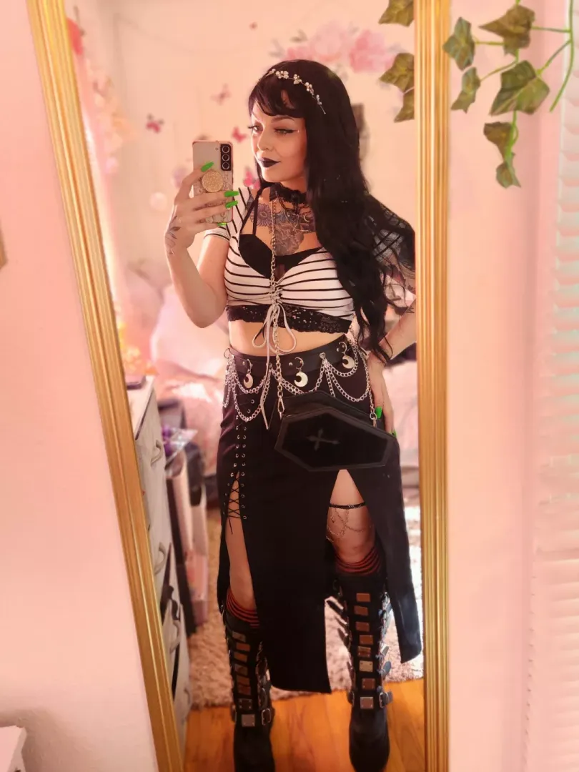 Any love for goth moms?