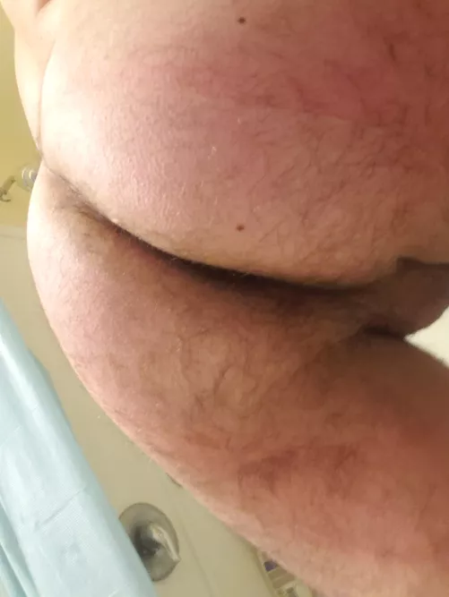 Any muscle guy to breed me for the first time?