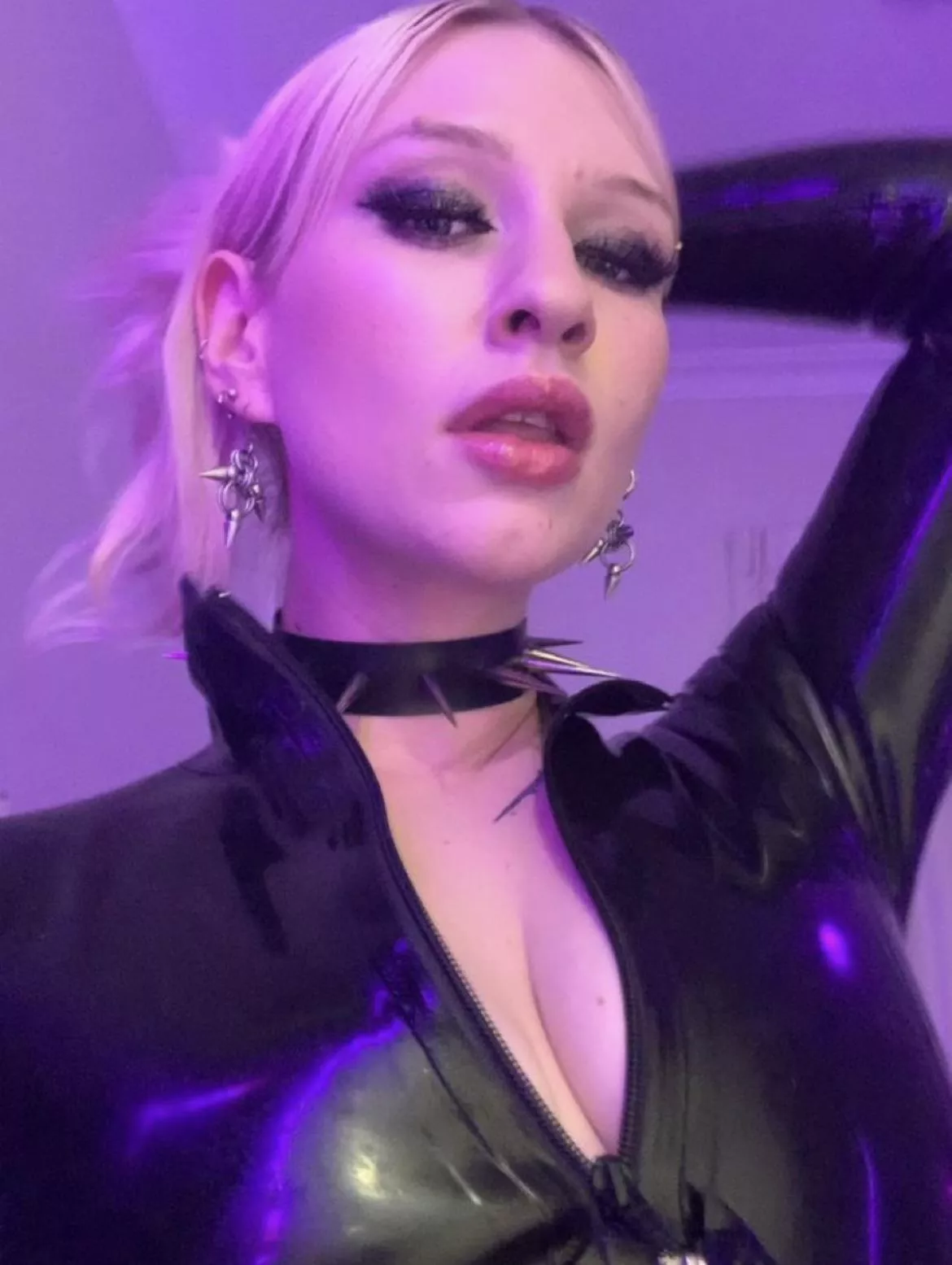 Any submissive here