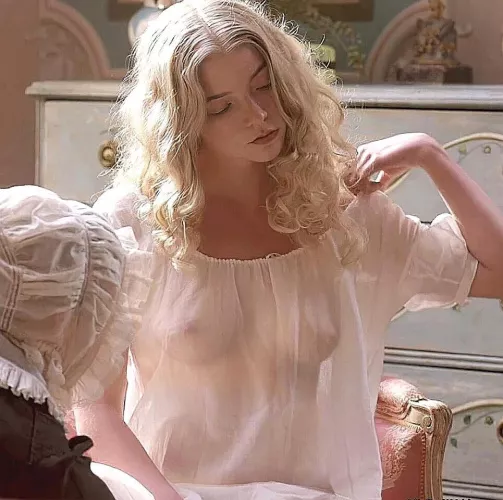 Anya Taylor-Joy Rare Nude scene.