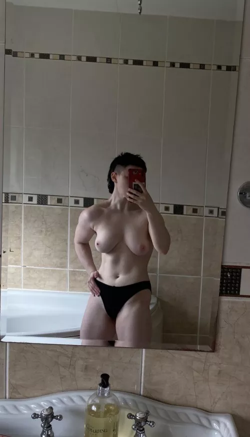 Anyone bored?? Just finished in gym and I’m still needy