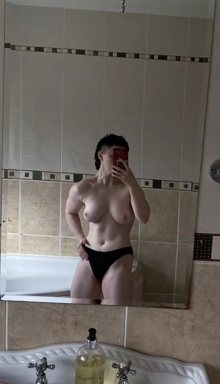 Anyone bored?? Just finished in gym and I’m still needy