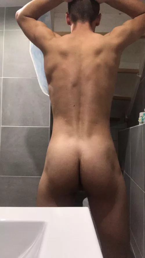 Anyone care to spread the cheeks?