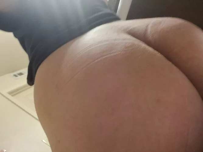 Anyone going to offer me a seat? 😋