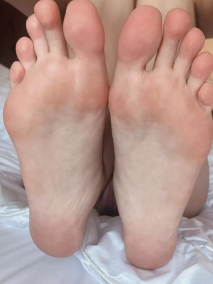 Anyone into foot fetishes here?